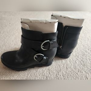 🖤Sorel buckhead zip up bootie